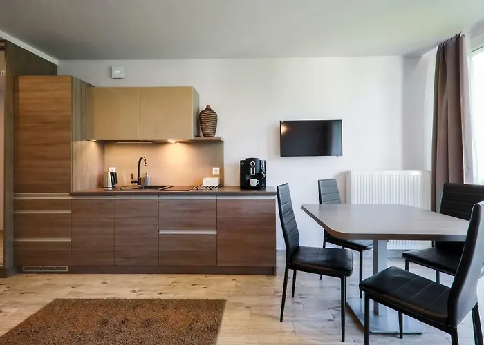 Sloneczny Grodek 51 *